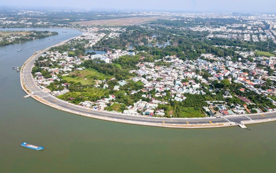 Chỉ hơn một tháng nữa sẽ thông xe tuyến đường ven sông gần 5km đi qua biệt thự cổ là bối cảnh phim Người đẹp Tây Đô