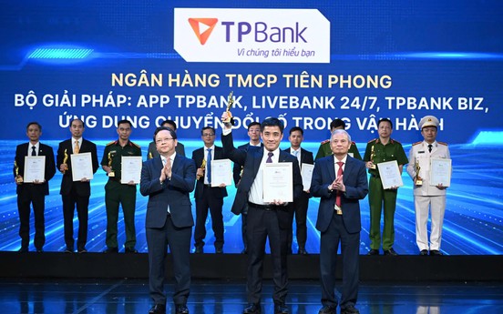 TPBank liên tiếp được vinh danh Doanh nghiệp Chuyển đổi số xuất sắc tại Vietnam Digital Awards