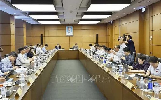 Tạo đột phá từ cải cách thể chế, quyết đạt mục tiêu tăng trưởng