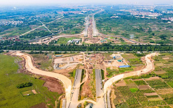 Cận cảnh đoạn Vành đai 4 phía Tây Hà Nội vừa thông xe 15km đường song hành