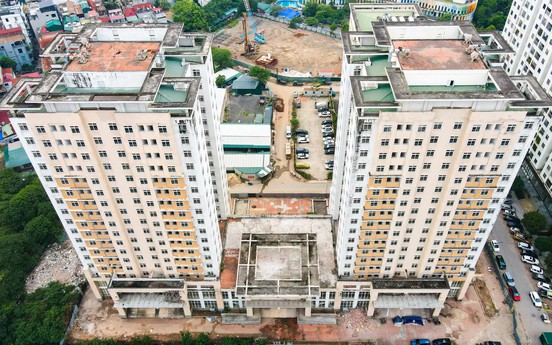 Cận cảnh toà nhà tái định cư cạnh khu đô thị Starlake vừa được Hà Nội yêu cầu sớm bàn giao