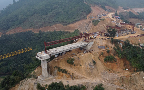 Cung đường 40km mở lối đến hồ nước ngọt tự nhiên lớn nhất cả nước và lọt top thế giới: Tăng tốc thi công dịp Tết Nguyên đán, đảm bảo tiến độ kế hoạch