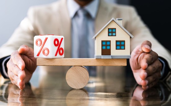 Lãi suất tăng cao, đâu là thời điểm phù hợp để người mua nhà "xuống tiền"?