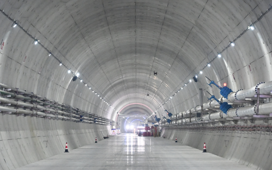 Sắp hoàn thành hầm đường sắt cao tốc xuyên biển dài nhất thế giới