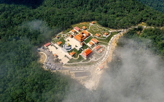 Chính thức mở cửa ngôi chùa được ví như 'Đà Lạt của phố biển' đúng dịp năm mới, tọa lạc trên đỉnh núi cao hơn 1.500m