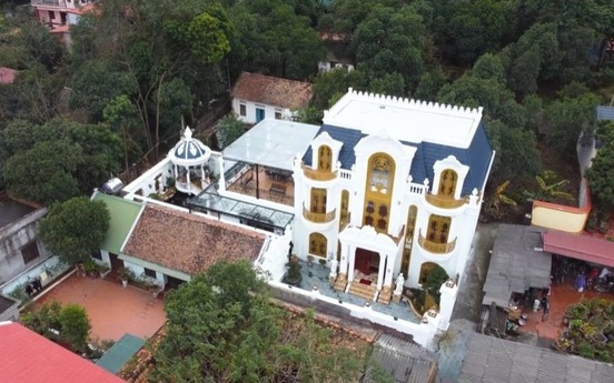 Căn biệt thự 3 tầng dát vàng giữa làng quê: Mất 9 tháng mới hoàn thành, 15 triệu để thuê thiết kế bản vẽ