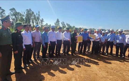 Phó Thủ tướng Hồ Quốc Dũng kiểm tra tiến độ đường cao tốc Quy Nhơn - Pleiku