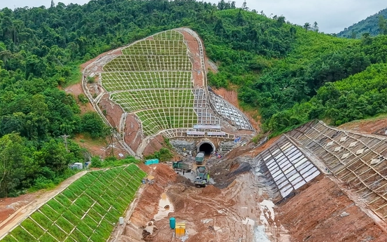 Sắp hoàn thành dự án 2.000 tỷ nắn thẳng cung đường sắt đẹp nhất thế giới của Việt Nam, rút ngắn thời gian di chuyển từ 1 giờ còn 10 phút