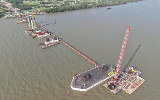 Cầu vượt sông 8.000 tỷ xoá bỏ toàn bộ các bến phà lâu đời, rút ngắn khoảng 80km từ miền Tây đến TP. HCM nguy cơ chậm tiến độ