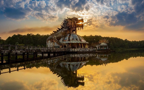 Công viên nước bỏ hoang gần 20 năm của Việt Nam liên tục xuất hiện trên báo nước ngoài, hiện trạng gây bất ngờ