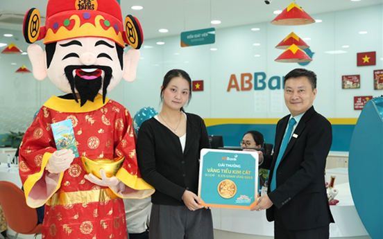 Ngày đầu tiên ABBank tung “mưa” vàng 24K: Những chủ nhân đầu tiên đã lộ diện