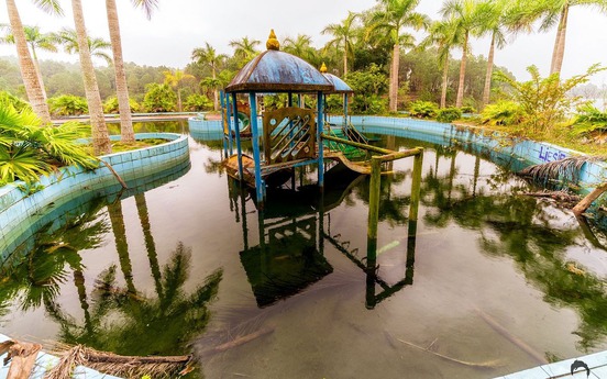 Công viên nước bỏ hoang 15 năm ở miền Trung khiến truyền thông châu Âu kinh ngạc: Khung cảnh ‘hậu tận thế’ hút khách quốc tế