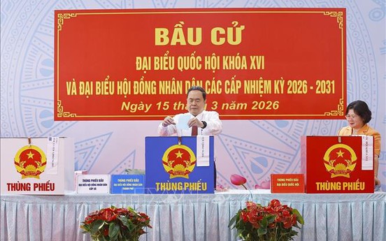 Chủ tịch Quốc hội Trần Thanh Mẫn bỏ phiếu bầu cử tại TP Hồ Chí Minh