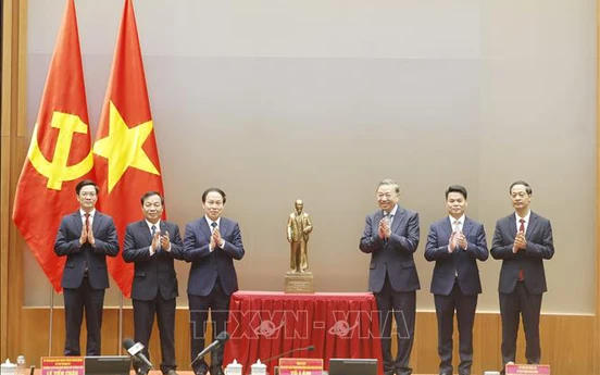 Tổng Bí thư Tô Lâm: Xây dựng thành phố Hải Phòng trở thành trung tâm công nghiệp và cảng biển hiện đại