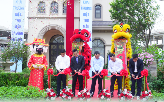 Khai trương biệt thự mẫu tại "thành phố biết thở" - Dasong Village