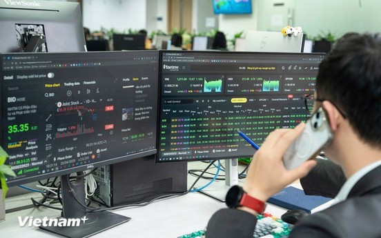 Chứng khoán 2026: Áp lực từ lãi suất tăng và kỳ vọng nâng hạng mở lối