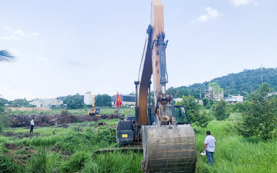 Cưỡng chế 16.000m2 đất của bà Y.