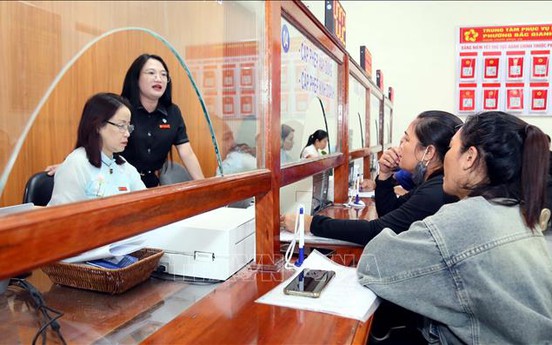 Đẩy mạnh phân cấp, phân quyền thủ tục hành chính cho chính quyền địa phương