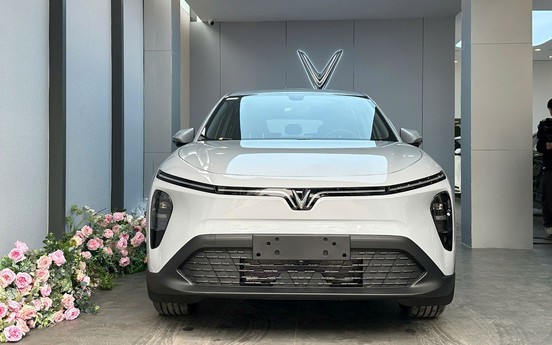 Người dùng Việt đánh giá Vinfast VF MPV 7 là "chuẩn mực cho xe gia đình"