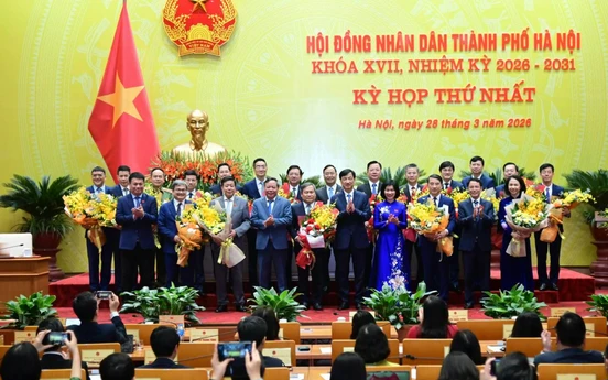 Bà Phùng Thị Hồng Hà, ông Vũ Đại Thắng tái đắc cử Chủ tịch HĐND và UBND TP Hà Nội