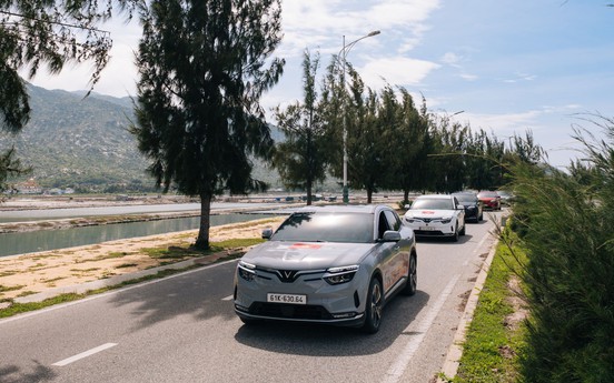 Chủ xe nói thẳng về VinFast VF 8: “Đáng giá tới từng xu, vận hành yên tâm tuyệt đối”