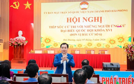 Trưởng ban Tuyên giáo Cơ quan UBTƯ MTTQ Việt Nam Vũ Văn Tiến trình bày chương trình hành động với cử tri Hải Phòng