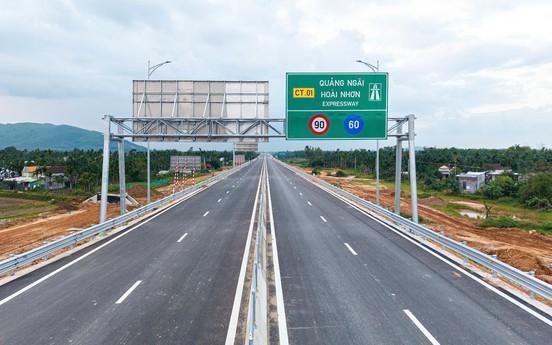 Tháng này, 4 đoạn còn lại của tuyến cao tốc Bắc - Nam sẽ được đưa vào khai thác