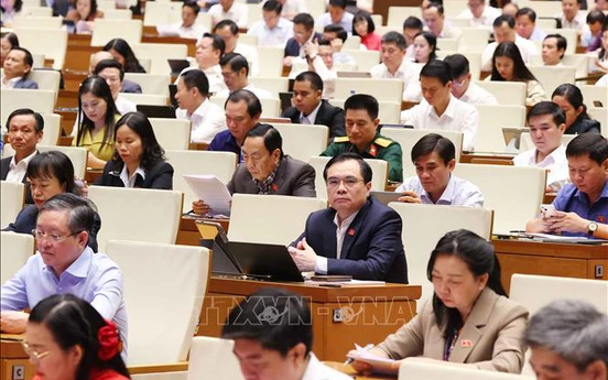 Chủ tịch Quốc hội phê chuẩn Trưởng đoàn đại biểu Quốc hội khóa XVI của 28 tỉnh