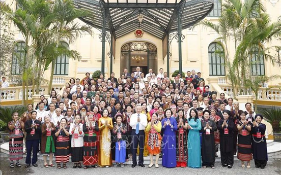 Tổng Bí thư, Chủ tịch nước Tô Lâm tiếp các già làng, trưởng bản, nghệ nhân, người có uy tín tiêu biểu toàn quốc