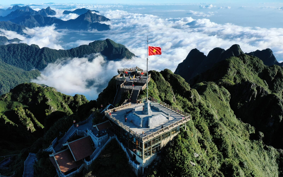 Nghỉ lễ giỗ tổ và 30/4 - 1/5, khám phá “thị trấn trong mây” đẹp nhất thế giới