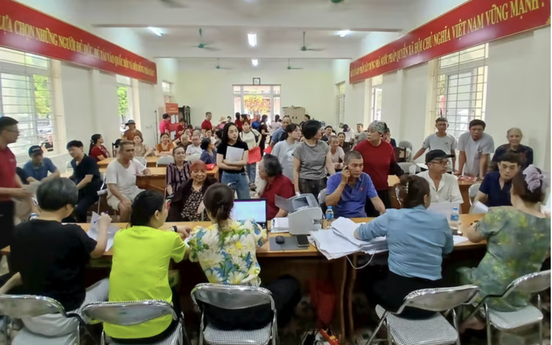 Người dân 2 thôn ngồi chật kín nhà văn hóa nhận tiền bồi thường đại dự án 925.000 tỷ sở hữu sân vận động lớn nhất thế giới của Việt Nam