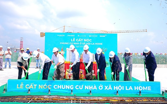 Chung cư nhà ở xã hội LA Home cất nóc trước hạn, chuẩn bị bàn giao cuối năm