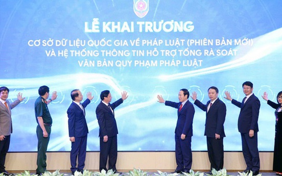 Phó Thủ tướng Lê Tiến Châu bấm nút Khai trương Cơ sở dữ liệu quốc gia về pháp luật (phiên bản mới)