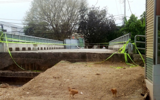 TP. Huế: Cầu xây xong, nhưng vẫn “bít đường”