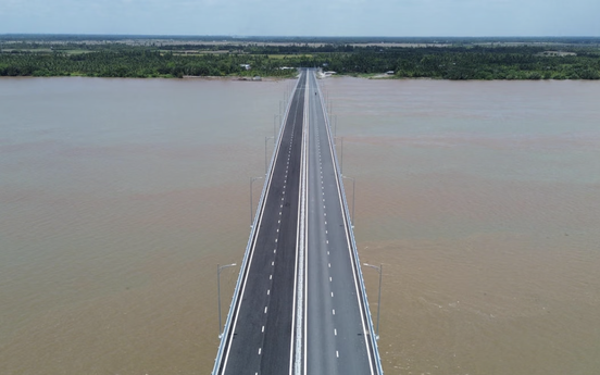 Chỉ vài ngày nữa, chính thức khai thác cầu vượt sông 4.000 tỷ xóa bỏ toàn bộ các bến phà lâu đời, nối thông 2 tỉnh thành miền Tây