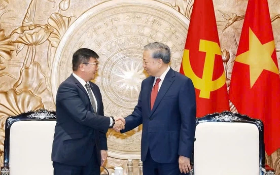 Tổng Bí thư, Chủ tịch nước: Việt Nam coi trọng phát triển quan hệ với Mông Cổ