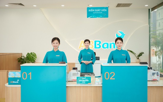 ABBank áp dụng mô hình quầy giao dịch đứng toàn hệ thống, tối ưu trải nghiệm