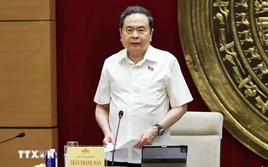 Ủy ban Khoa học, Công nghệ và Môi trường không được phép đi sau thực tiễn