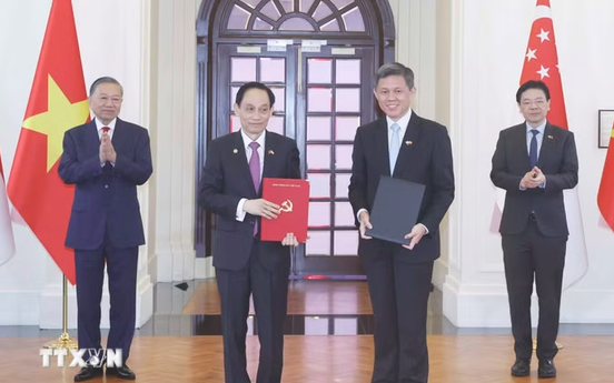 Việt Nam và Singapore ký kết hàng loạt văn kiện hợp tác