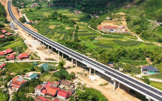 Cao tốc Hữu Nghị - Chi Lăng hoàn thiện 27km đầu tuyến
