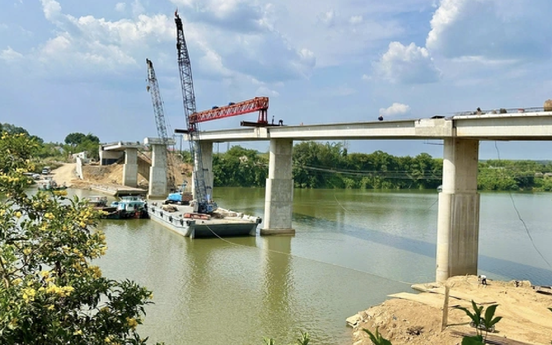 Chỉ vài tháng nữa, chính thức thông xe cầu phục vụ thủy điện lớn nhất miền Nam, góp phần xóa bỏ bến phà hoạt động nhiều năm