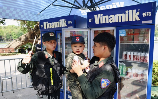 Vinamilk chung tay lan tỏa thông điệp “tổ quốc bình yên” với 40.000 sản phẩm dành cho cộng đồng