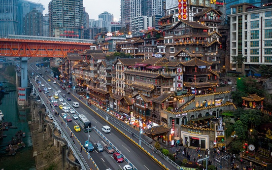 'Thành phố lơ lửng' ven sông: Biểu tượng hơn 2.000 năm giữa lòng 'đô thị 8D'