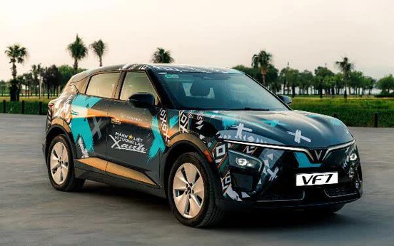 Không cần trả trước, không lo tiền sạc 3 năm: VinFast VF 7 “mở cửa” tiếp cận SUV “lái bốc, nhiều công nghệ” cho người Việt