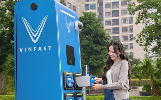 Tủ đổi pin khắp nơi, hậu mãi 5 sao, người Việt tự tin đổi sang xe điện