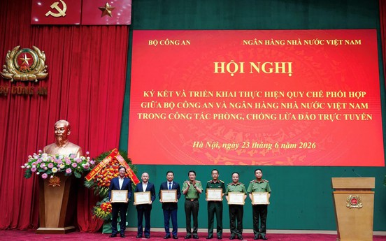 TPBank nhận Bằng khen của Bộ Công an nhờ các giải pháp bảo vệ khách hàng trên môi trường số