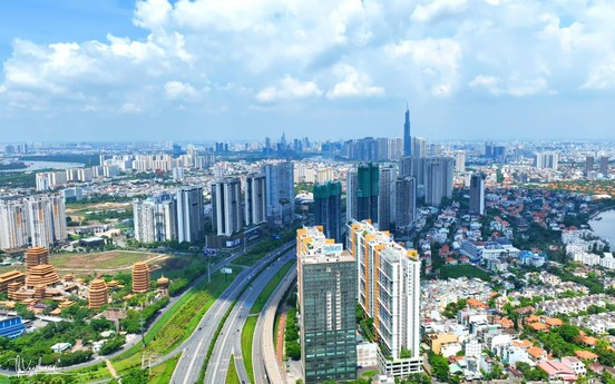 Bất động sản TP.HCM 'nóng' trở lại, xuất hiện căn hộ 500 triệu đồng/m2