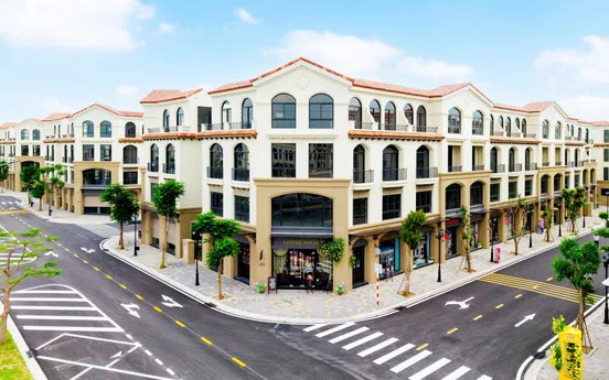 Royal Boulevard hút giới thành đạt nhờ mô hình "ở - kinh doanh - tận hưởng" giữa lòng đảo Hoàng Gia
