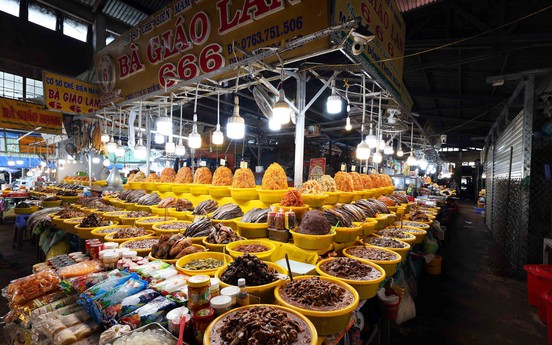 Photo Travel: Đi chợ Tịnh Biên, lạc bước vào "thế giới của sắc màu và mùi vị"