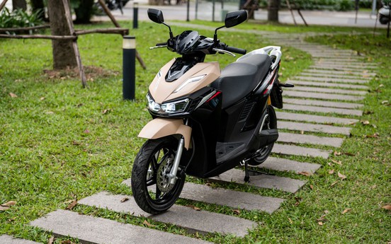 Chủ xe mê VinFast Viper vì “chất” thể thao, đổi pin nhanh, tiền nuôi xe nhẹ